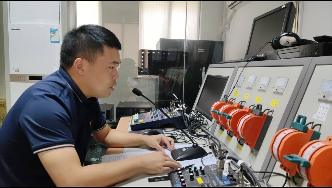 02 安全教育广播会.jpg