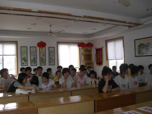 走进社区大型青年志愿者活动总结_团委_群团